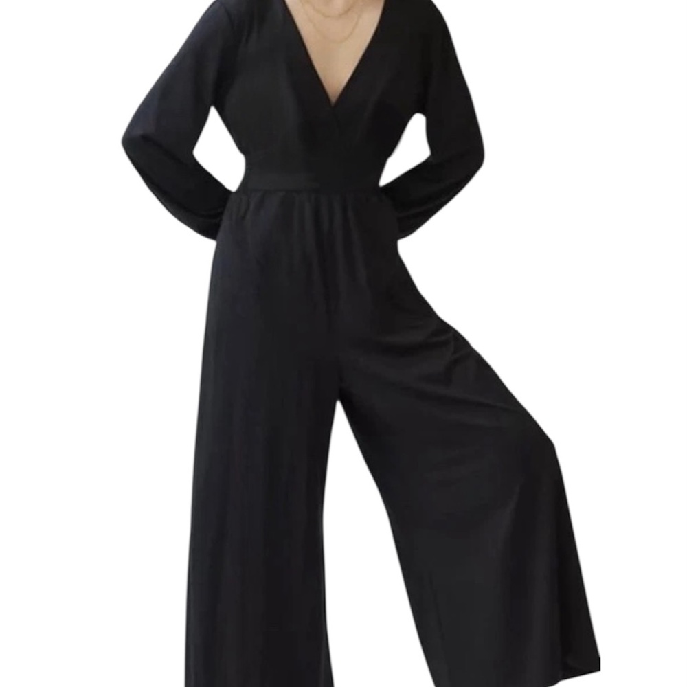 Neiman Marcus V-Neck Wide Leg Jumpsuit in Black Size Small NWT